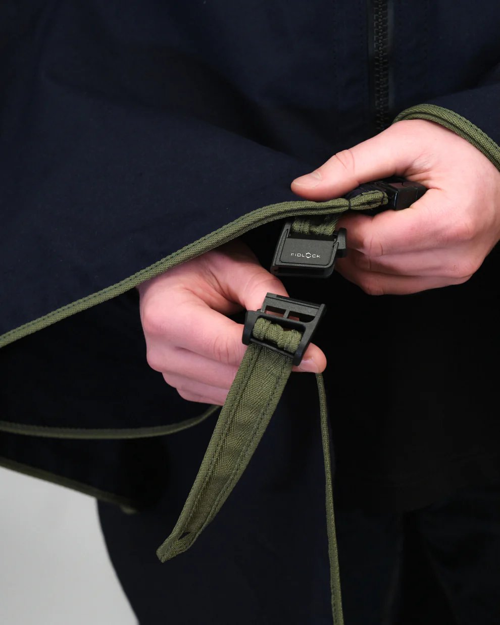 𦸠Hero Cloak ā The Modern-Day Cloak