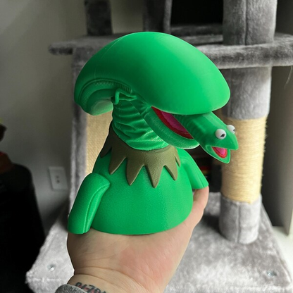 Xenokermit Bust: Alien Xenomorph Kermit Mashup