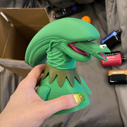 Xenokermit Bust: Alien Xenomorph Kermit Mashup